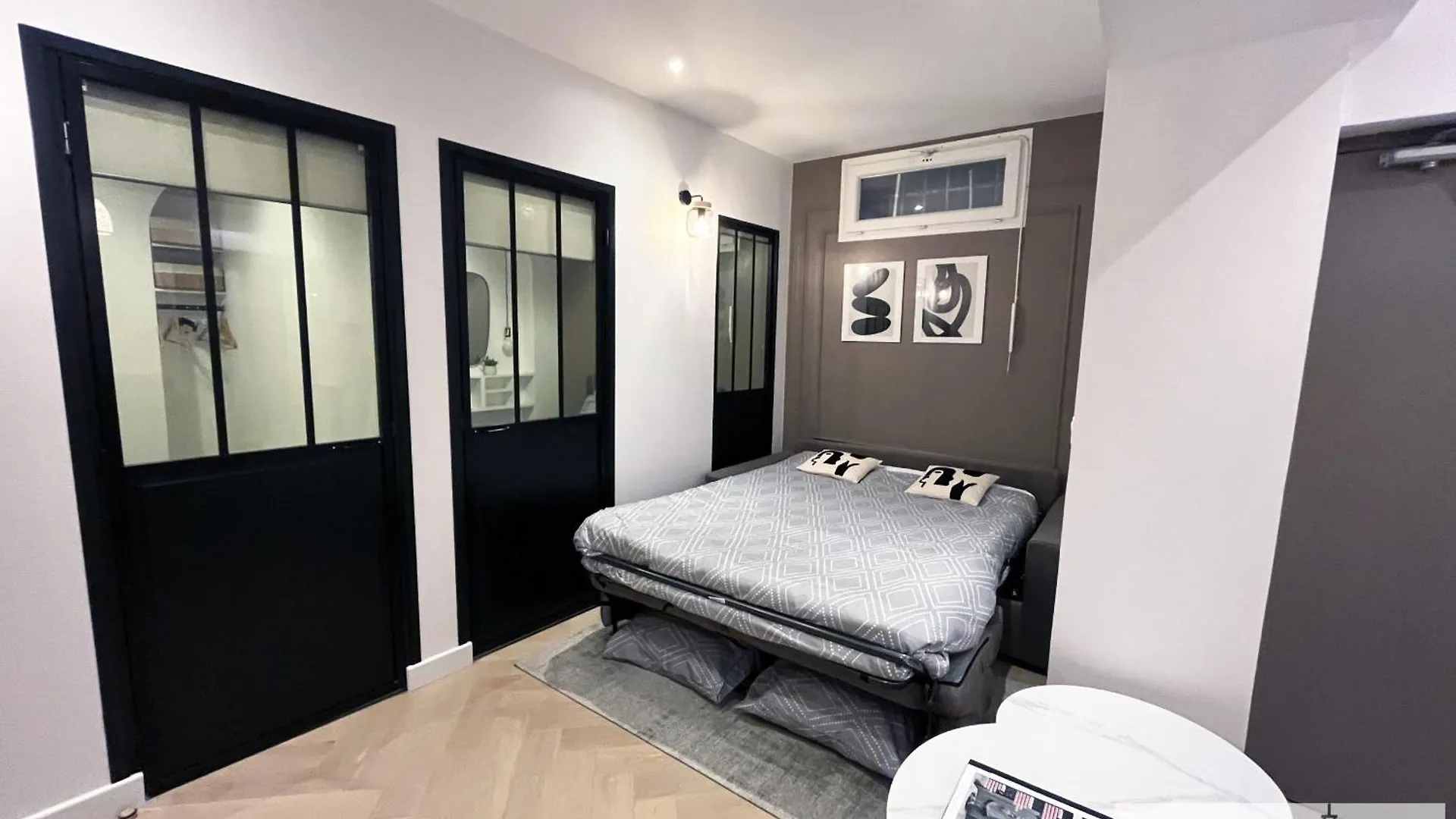 Appartement Urban Flat 178 - Cosy 2 Bedroom In Center Of Parijs